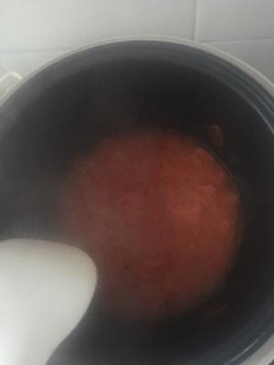 电饭锅煮西红柿鸡蛋面的做法 步骤2