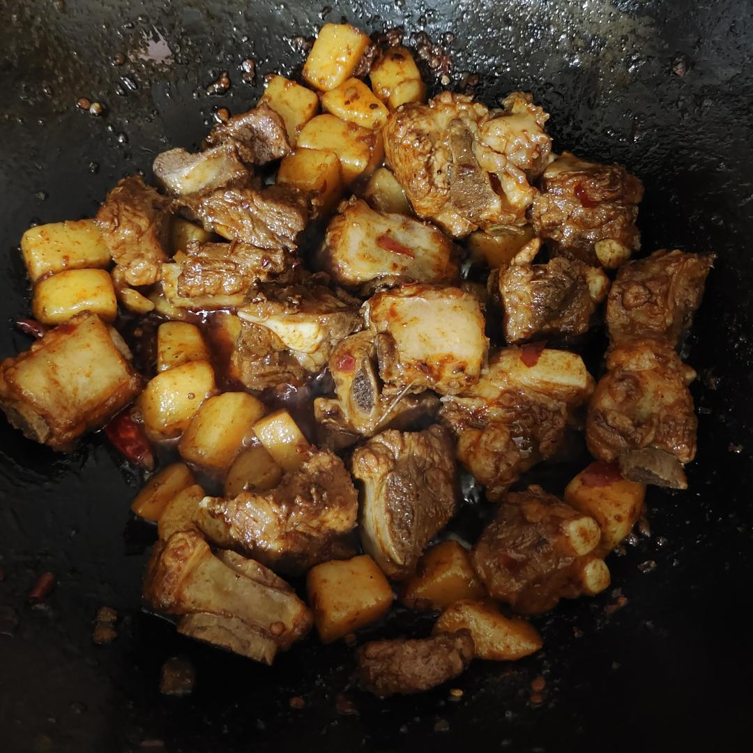 土豆烧排骨