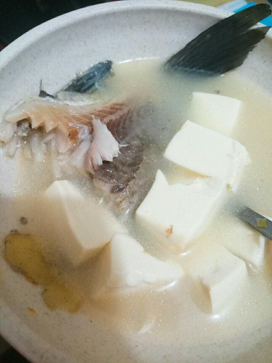 鲫鱼豆腐汤