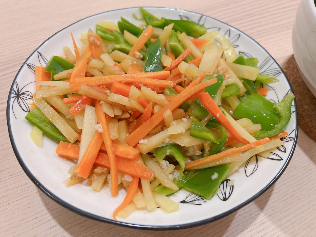 凉拌土豆丝，爽口开胃