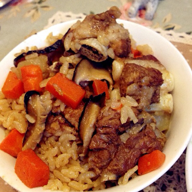 喷香排骨焖饭（爆好吃）