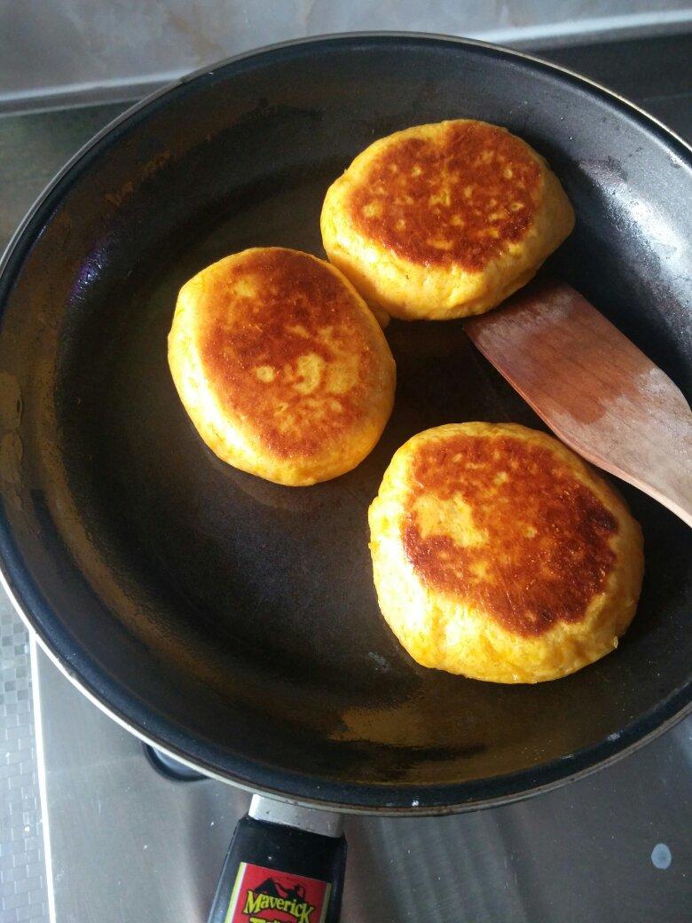 南瓜红豆沙面饼