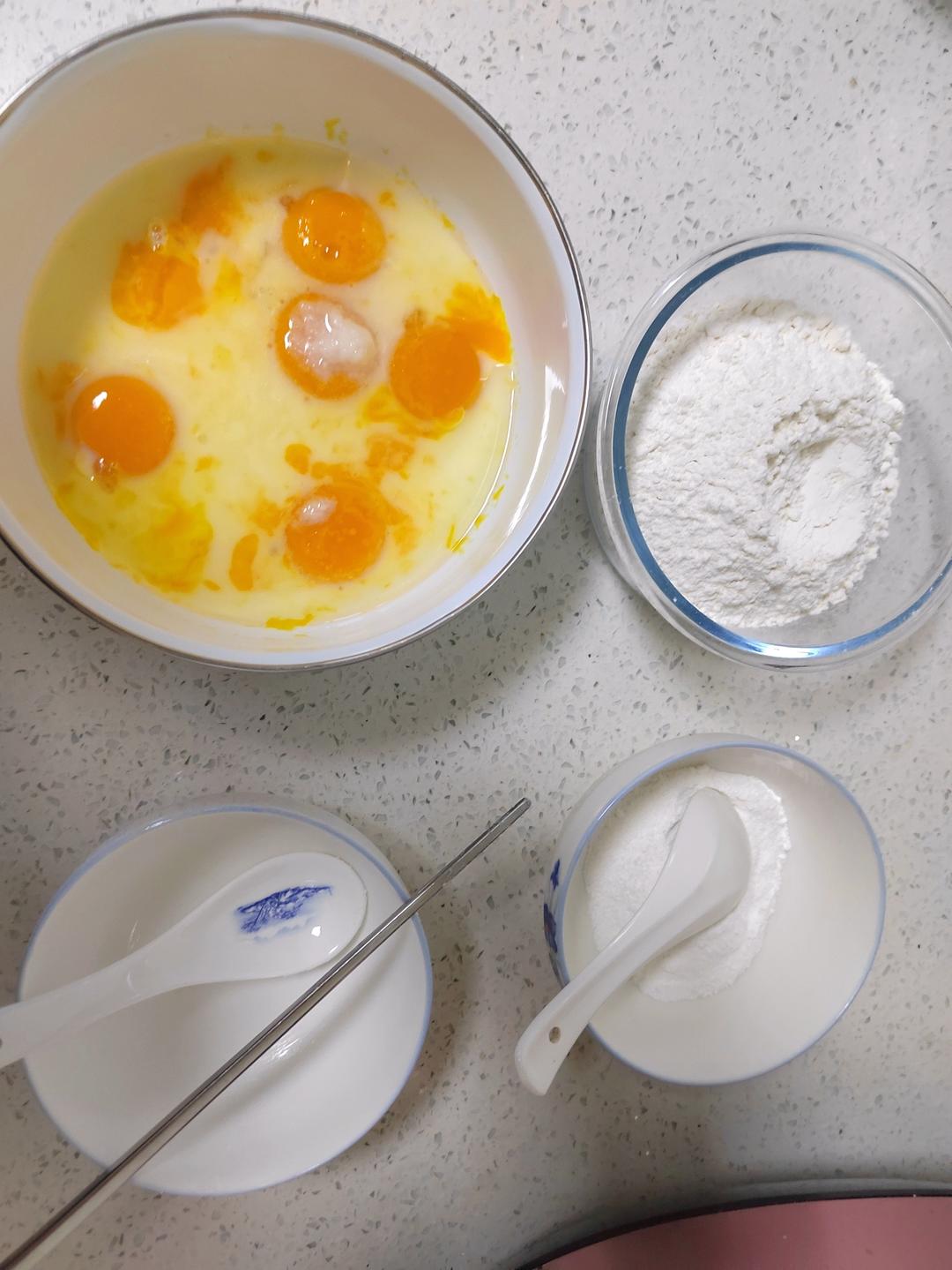 速看！2蛋6寸戚风蛋糕少油少糖/爬的高/气孔丰富大小不一/不塌陷回缩收腰～超级柔软（附8寸配方）