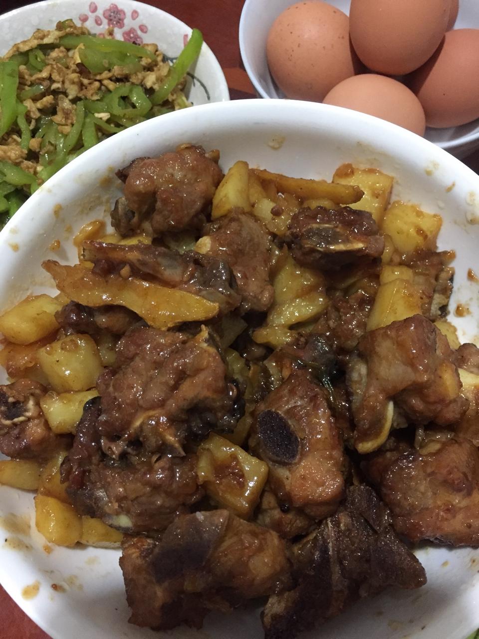 红烧排骨土豆