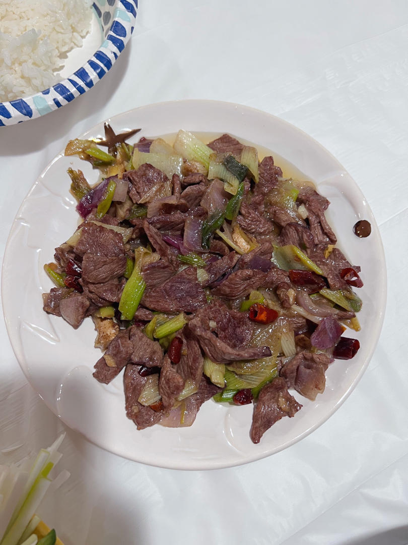 孜然大葱炒牛肉