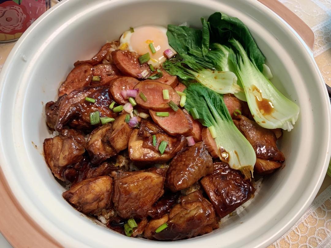 照烧鸡腿香肠煲仔饭