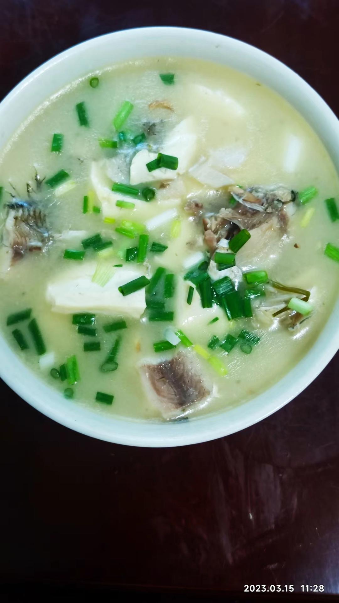 鲫鱼豆腐汤