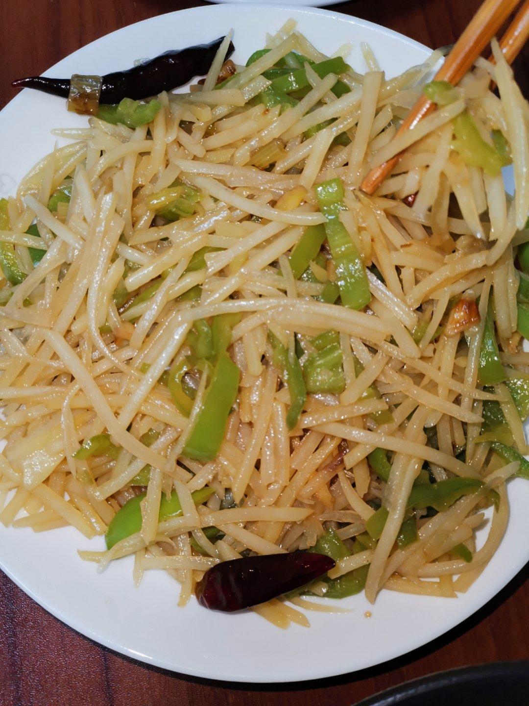清脆爽口😋经典尖椒土豆丝