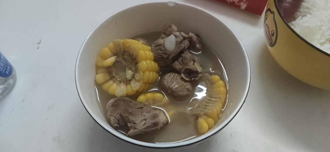 简单省时好喝的板栗排骨汤