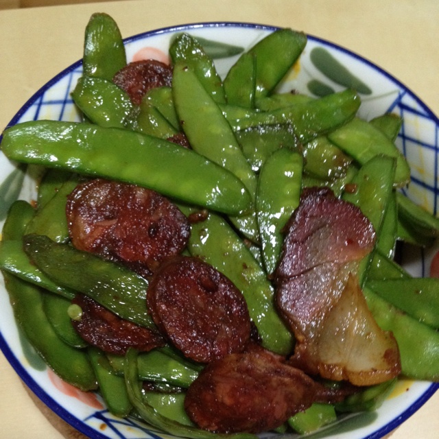 腊肠炒荷兰豆