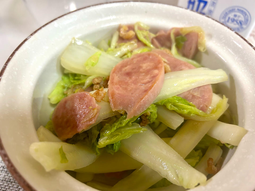 玉板烩珊瑚（白菜炒火腿肠）