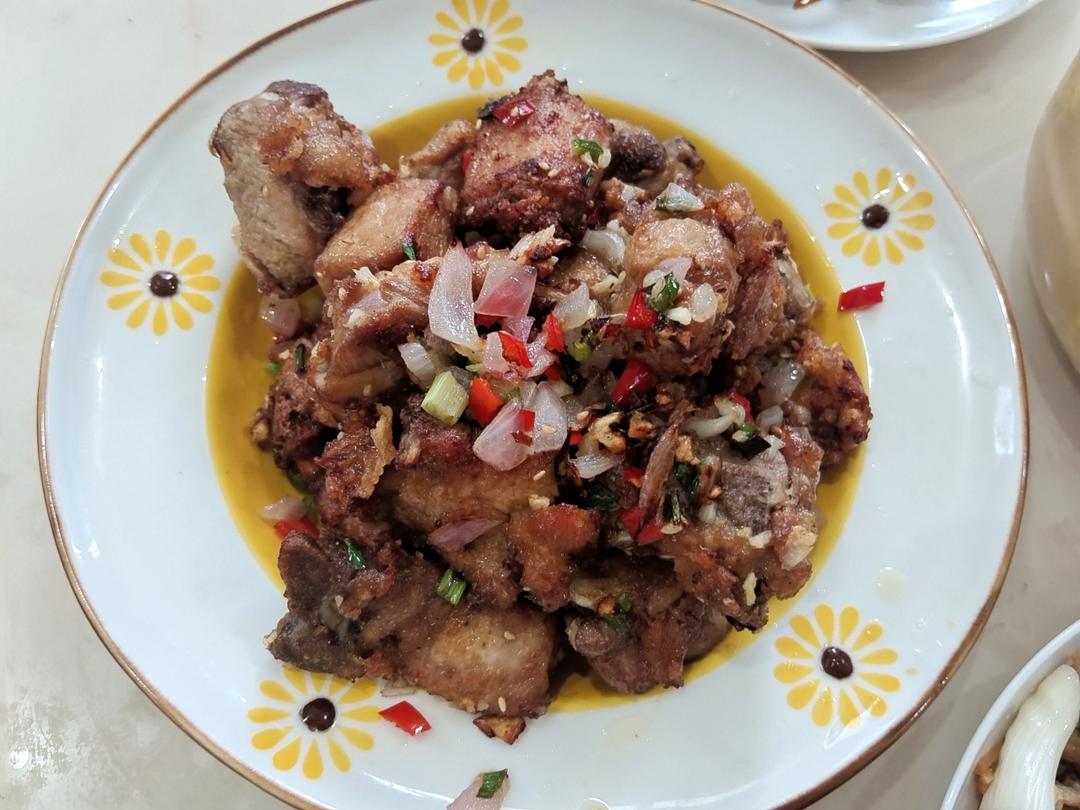 完美复刻中餐厅38块钱一份的椒盐排骨，骨香肉烂，好吃到吮手指