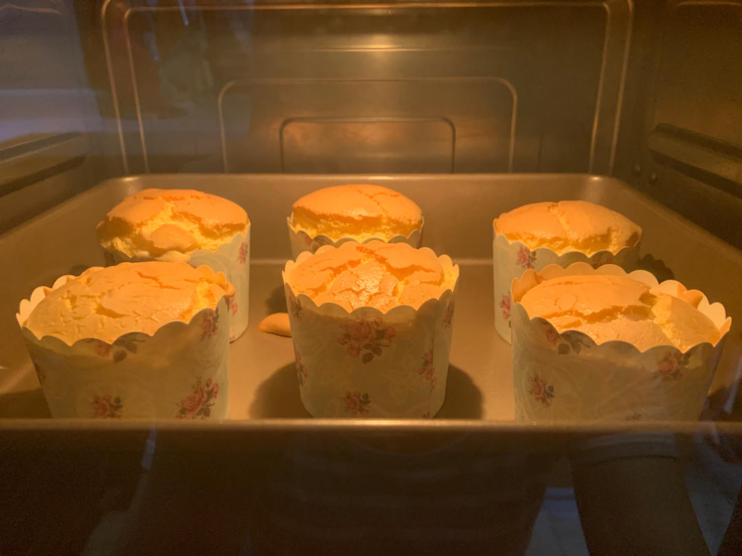 纸杯蛋糕 8寸戚风蛋糕的量