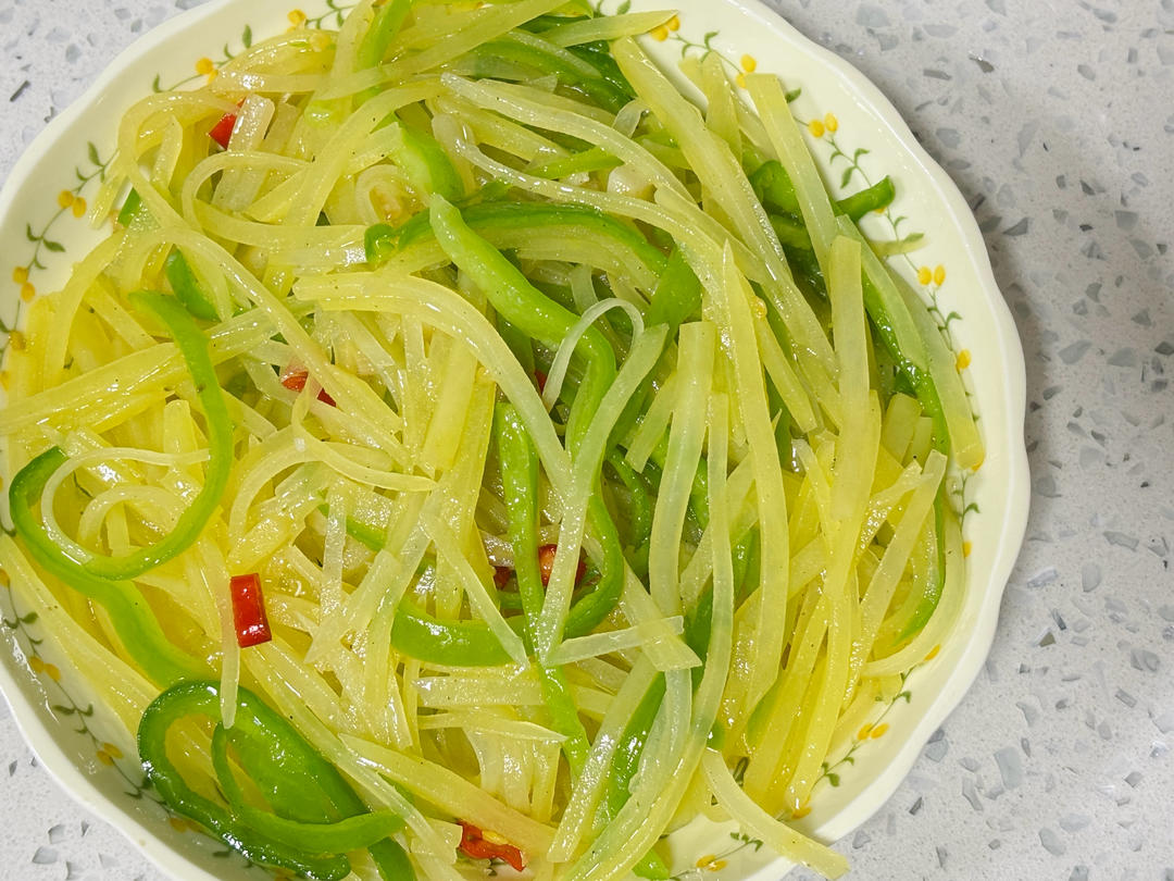 小芹菜炒土豆丝