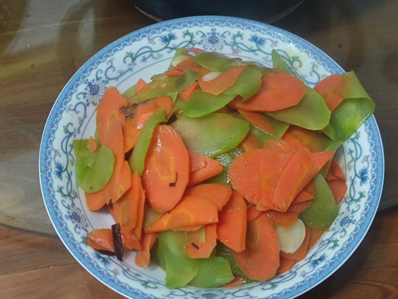 清炒莴笋胡萝卜的做法
