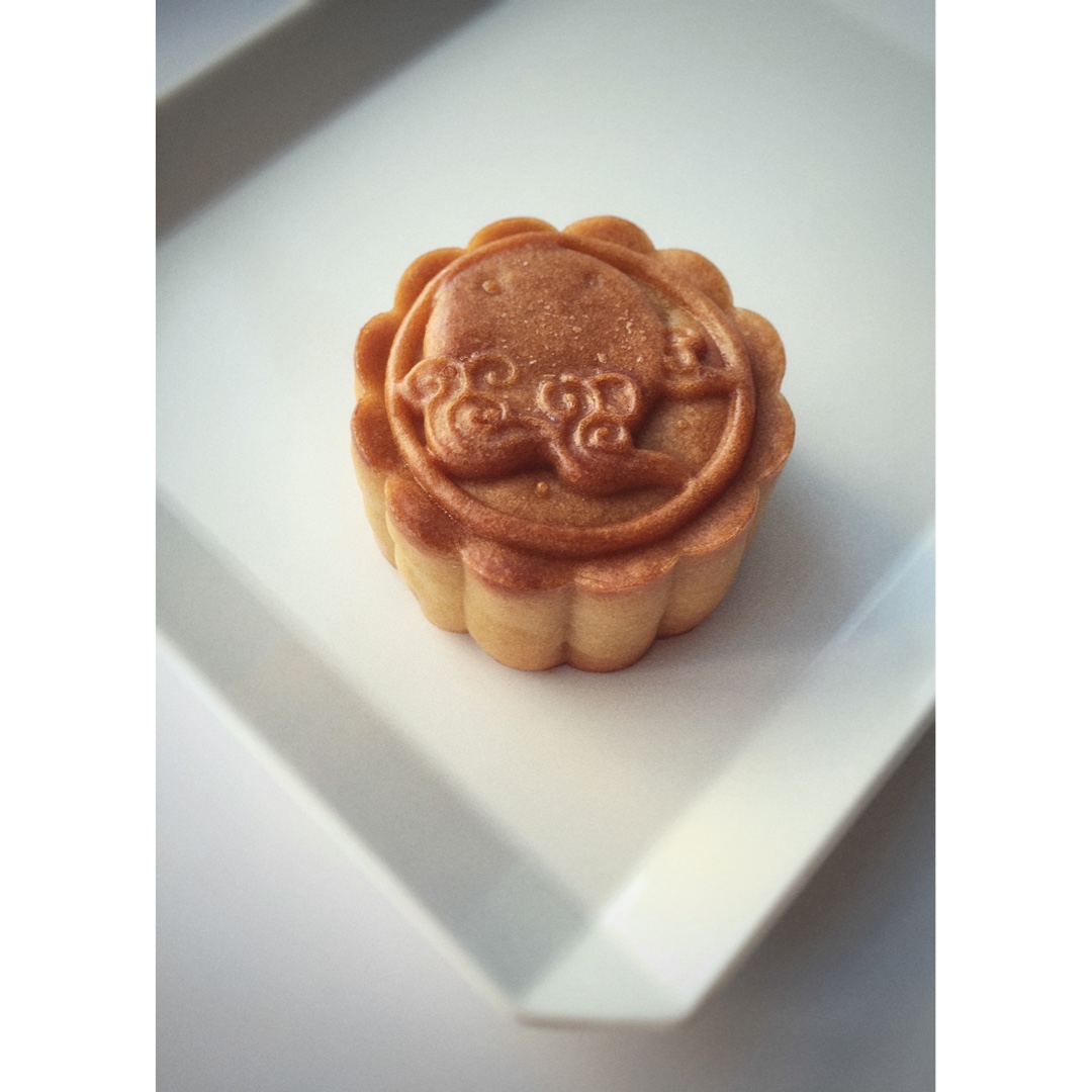 广式月饼—蛋黄莲蓉月饼