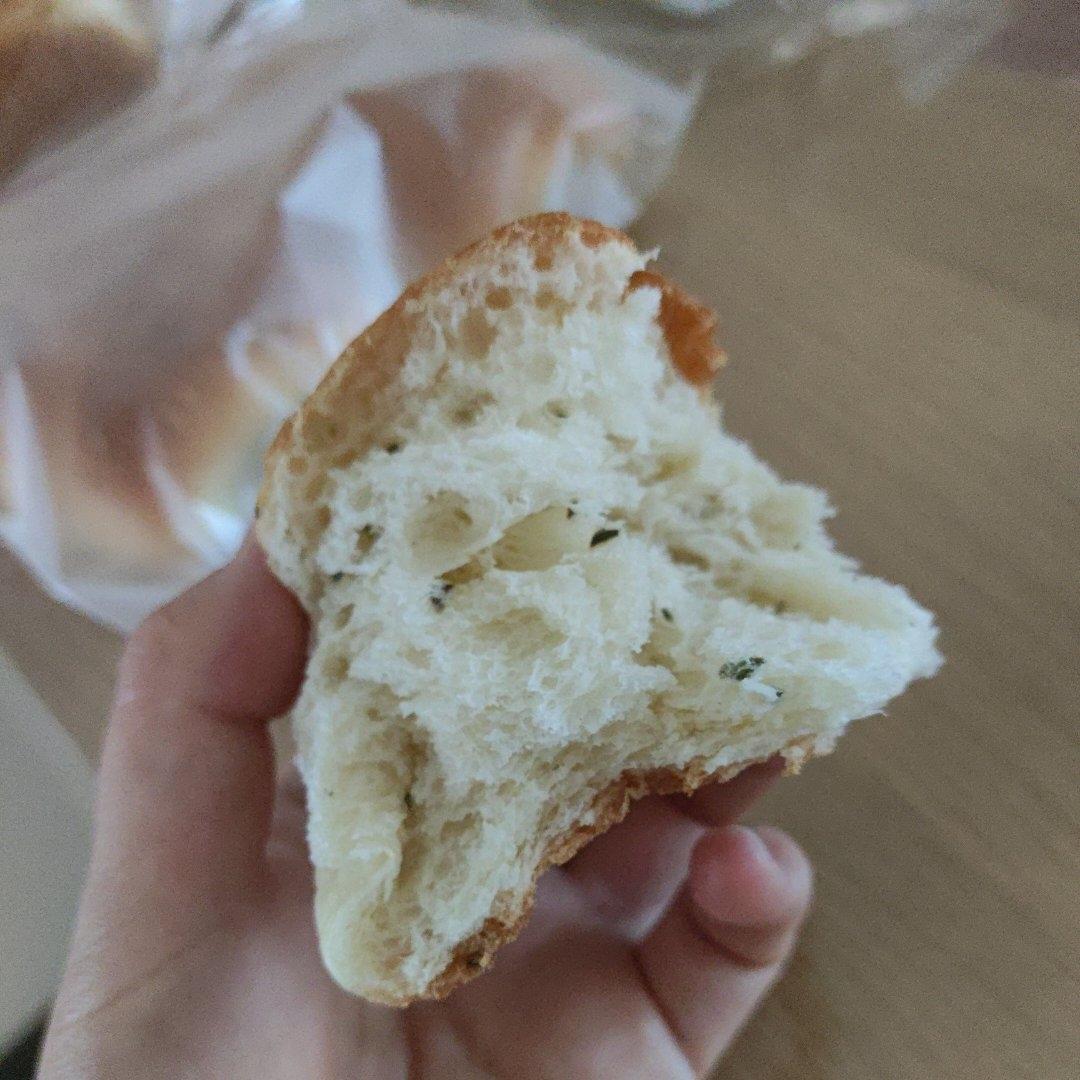 咸香松软，低油糖的香葱/迷迭香土豆餐包