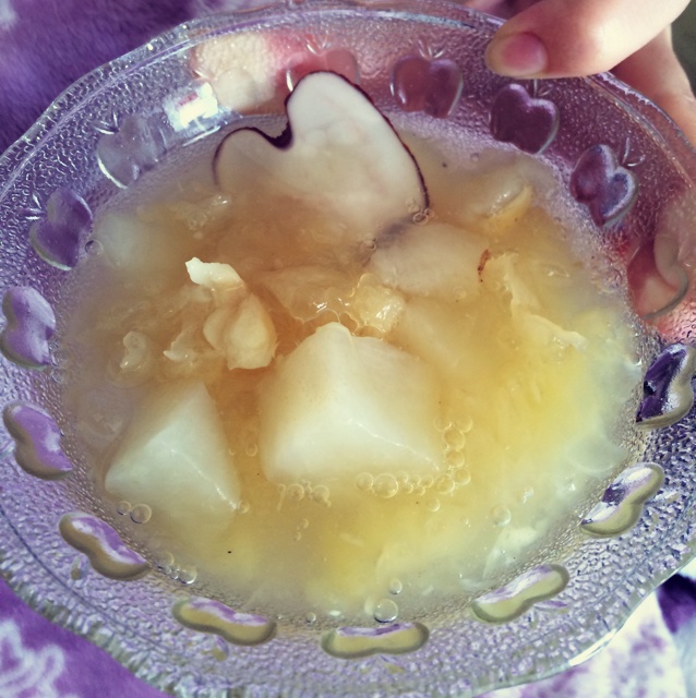 海底椰百合蜜枣银耳羹