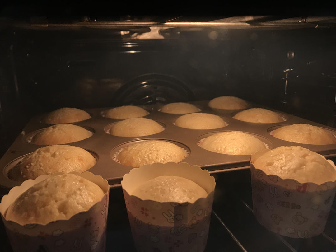 老式蜂蜜鸡蛋糕