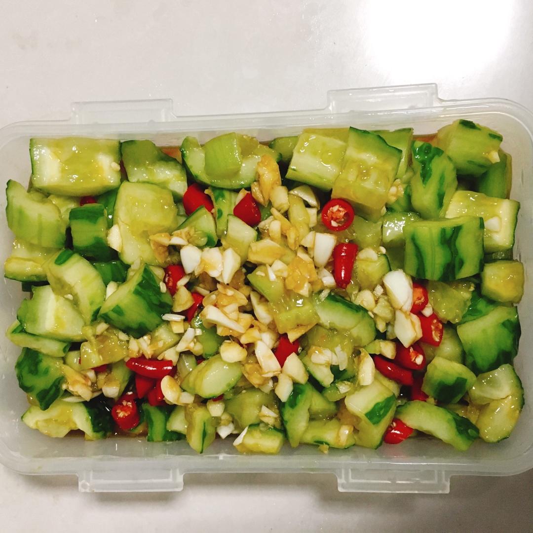 赞不绝口拍黄瓜🥒