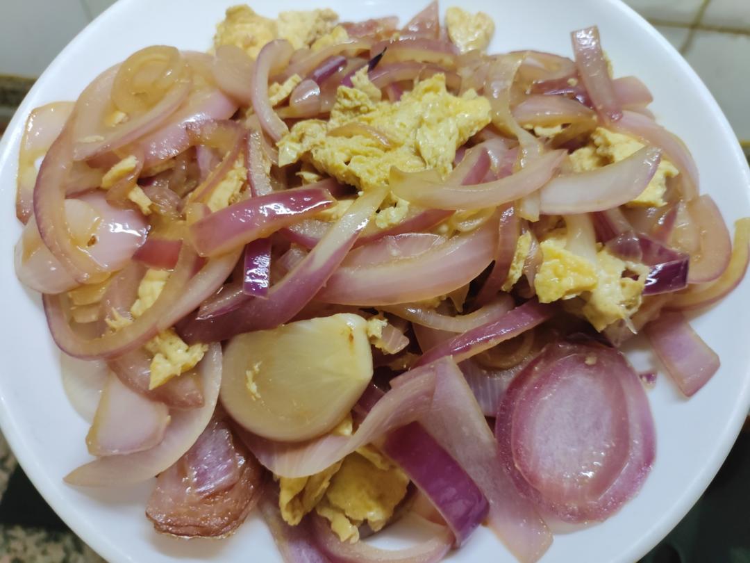 降压防癌的好食材  洋葱炒鸡蛋