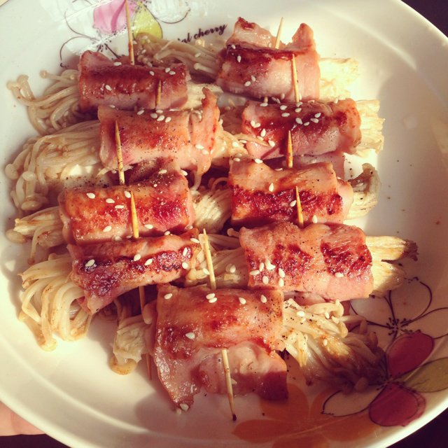 香煎培根金针菇卷