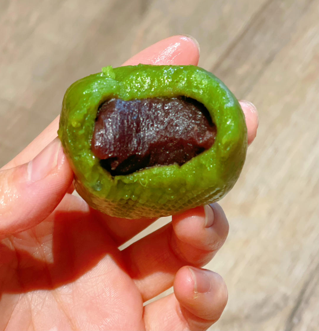 清明必吃的艾草青团