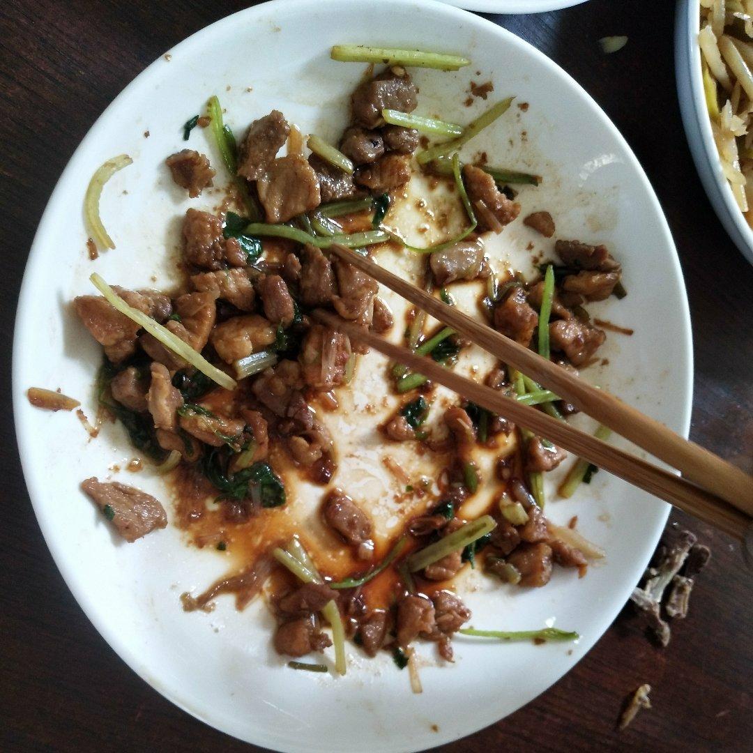 芹菜炒肉