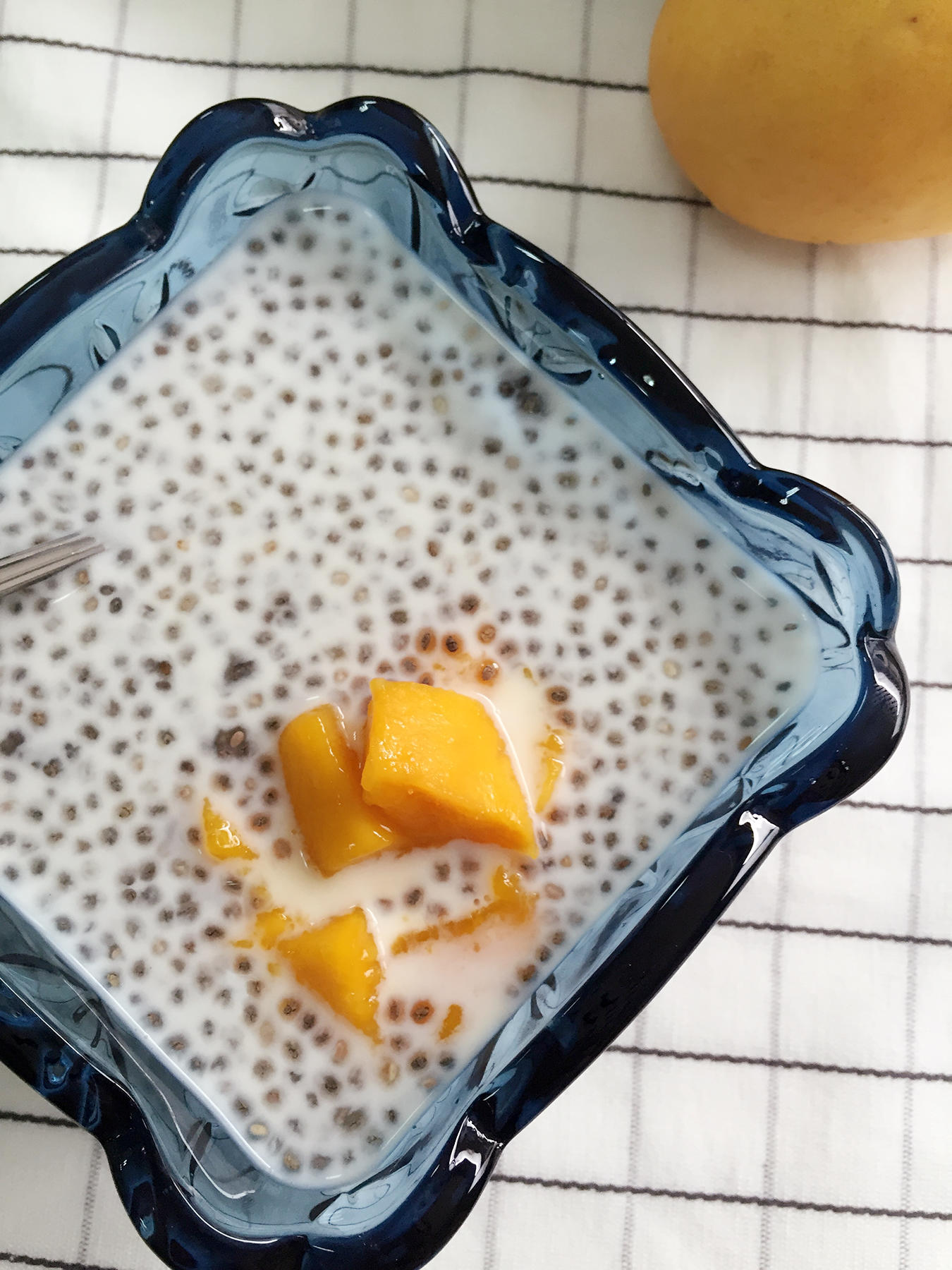 奇亚籽牛奶芒果糖水的做法