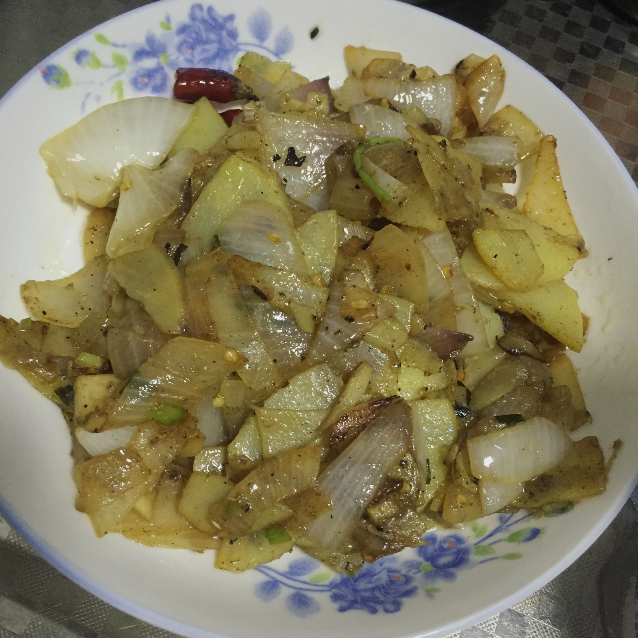 边吃边流泪的「孜然土豆片」