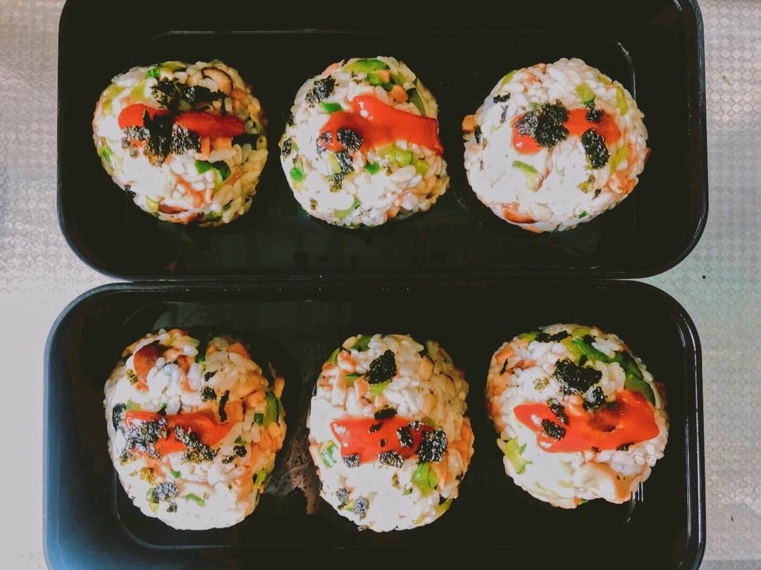 小盆友超爱的肉松饭团子