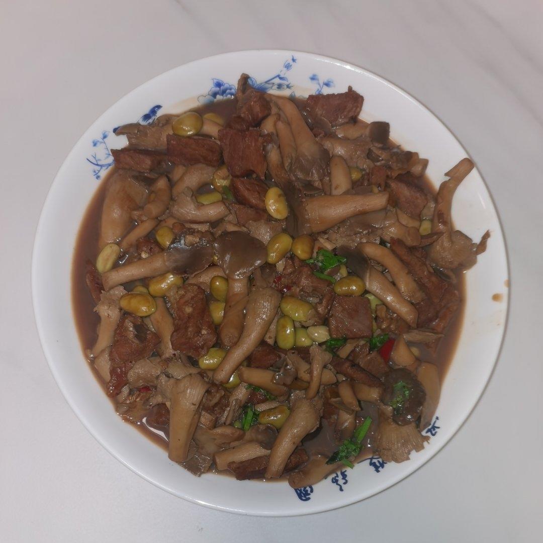毛豆香菇烧牛腩