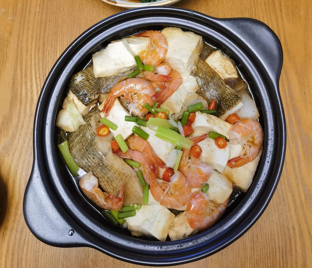 鲜嫩豆腐鲈鱼煲