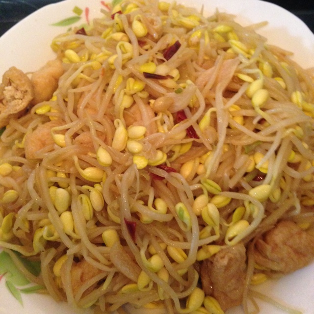 黄豆芽炒油豆腐