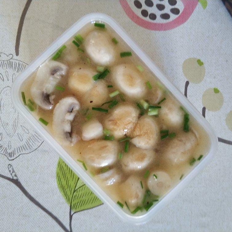 鲜掉眉毛口蘑汤