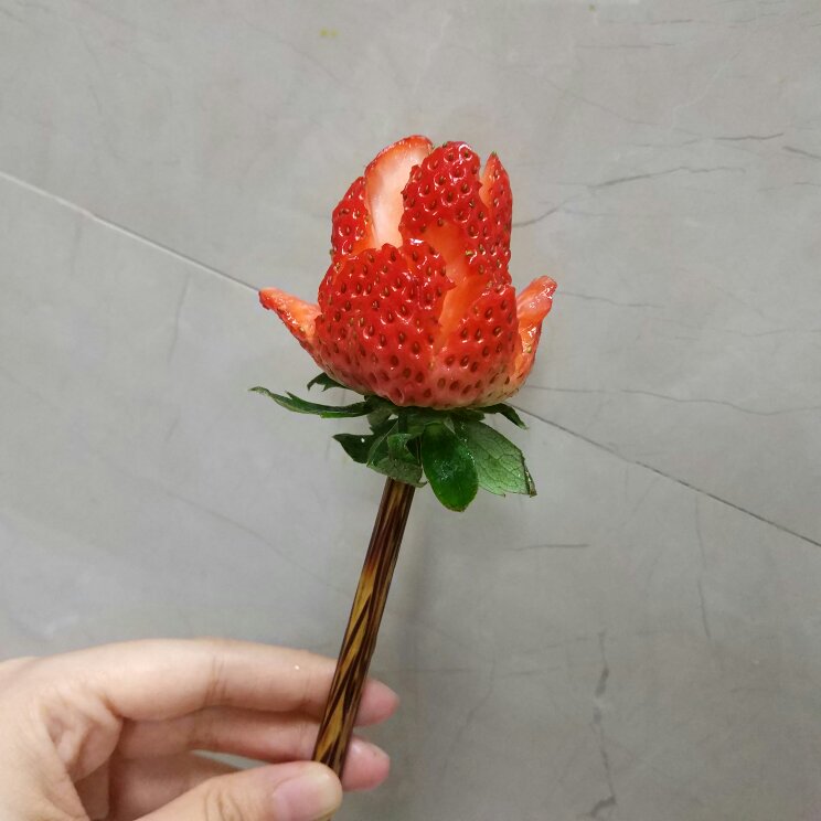 玫瑰花草莓