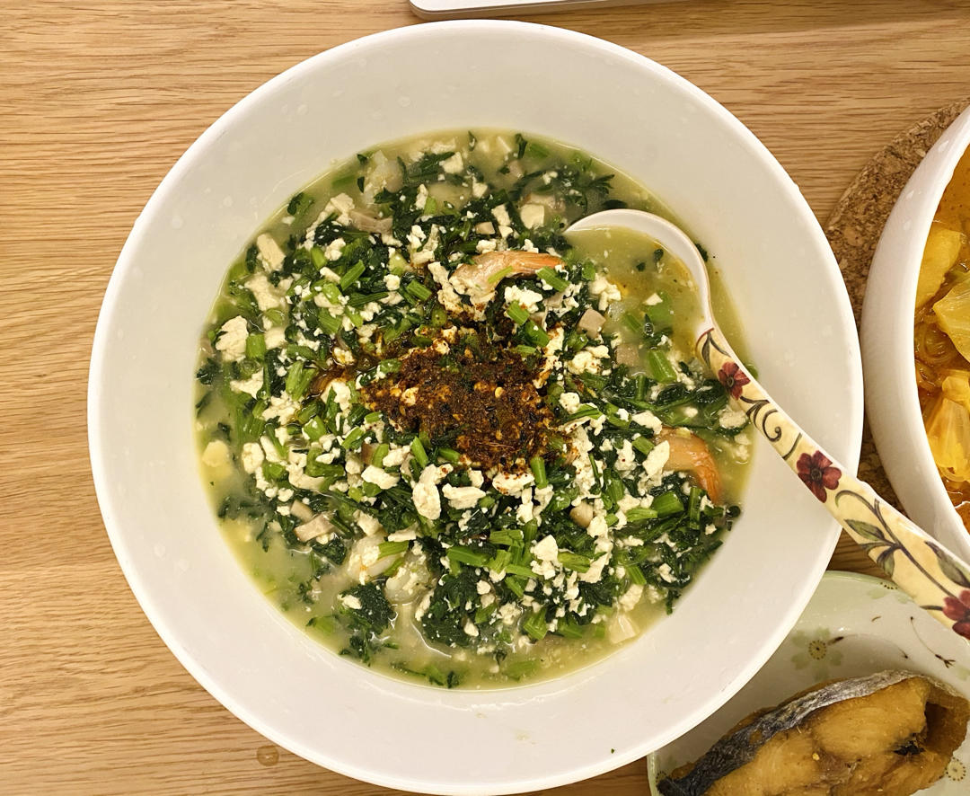 茼蒿小豆腐一五分钟美食