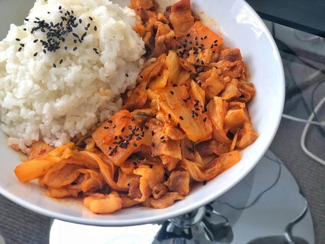 秘制泡菜炒五花肉