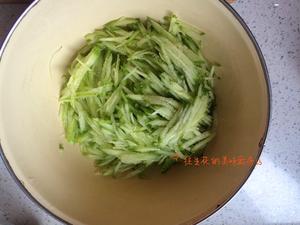 清新黄瓜素饺的做法 步骤1