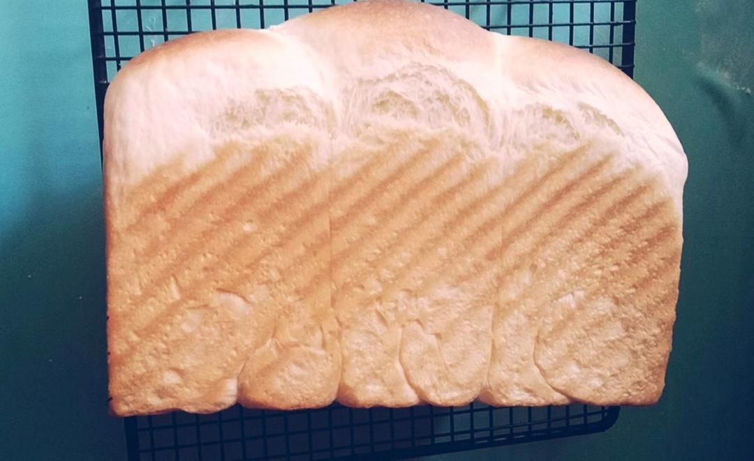 奶香纯粹的重料淡奶油吐司