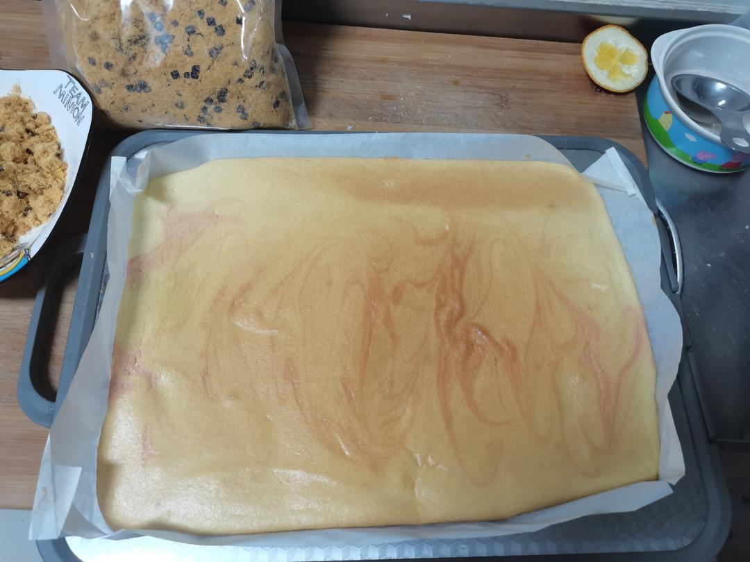 海苔肉松小贝，超软空气蛋糕胚，卡仕达酱夹心，味道完胜鲍师傅