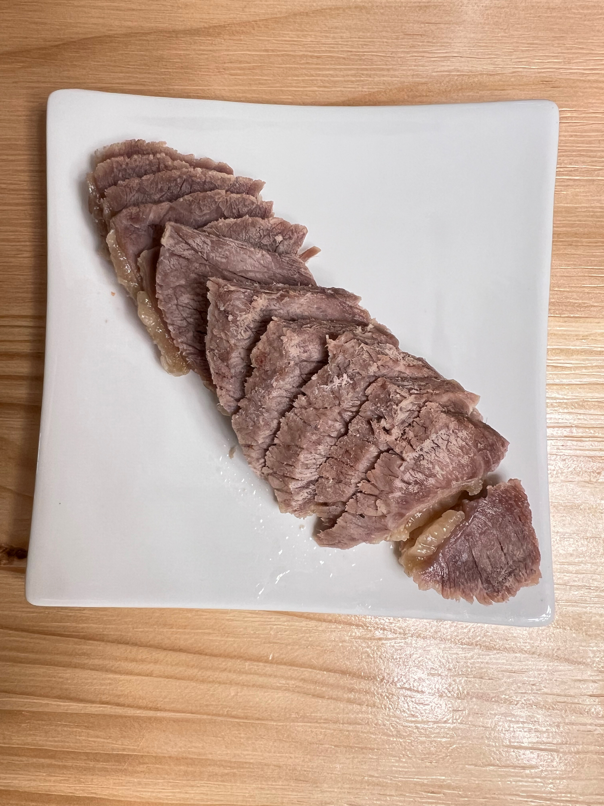 牛肉极简做法：盐水牛肉！口感不输酱牛肉。。