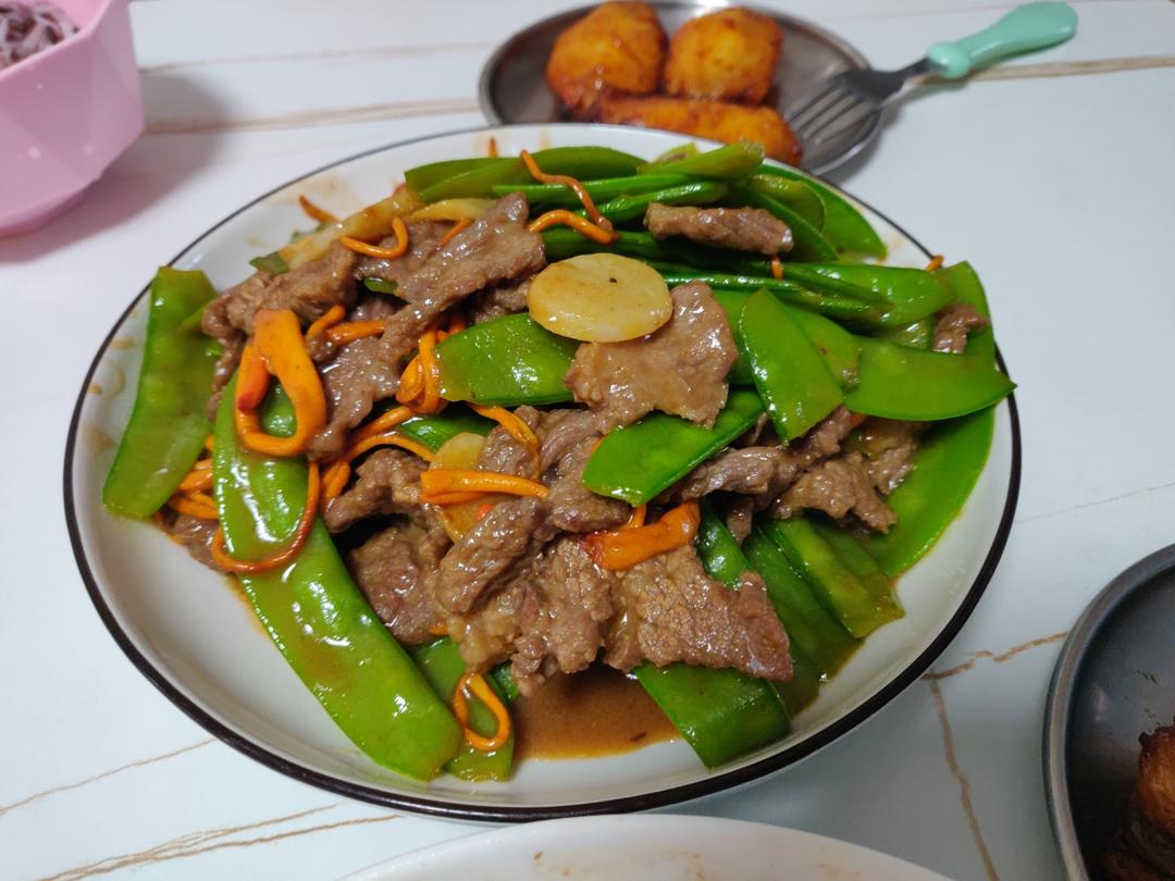 嫩炒牛肉片～～简单快手菜
