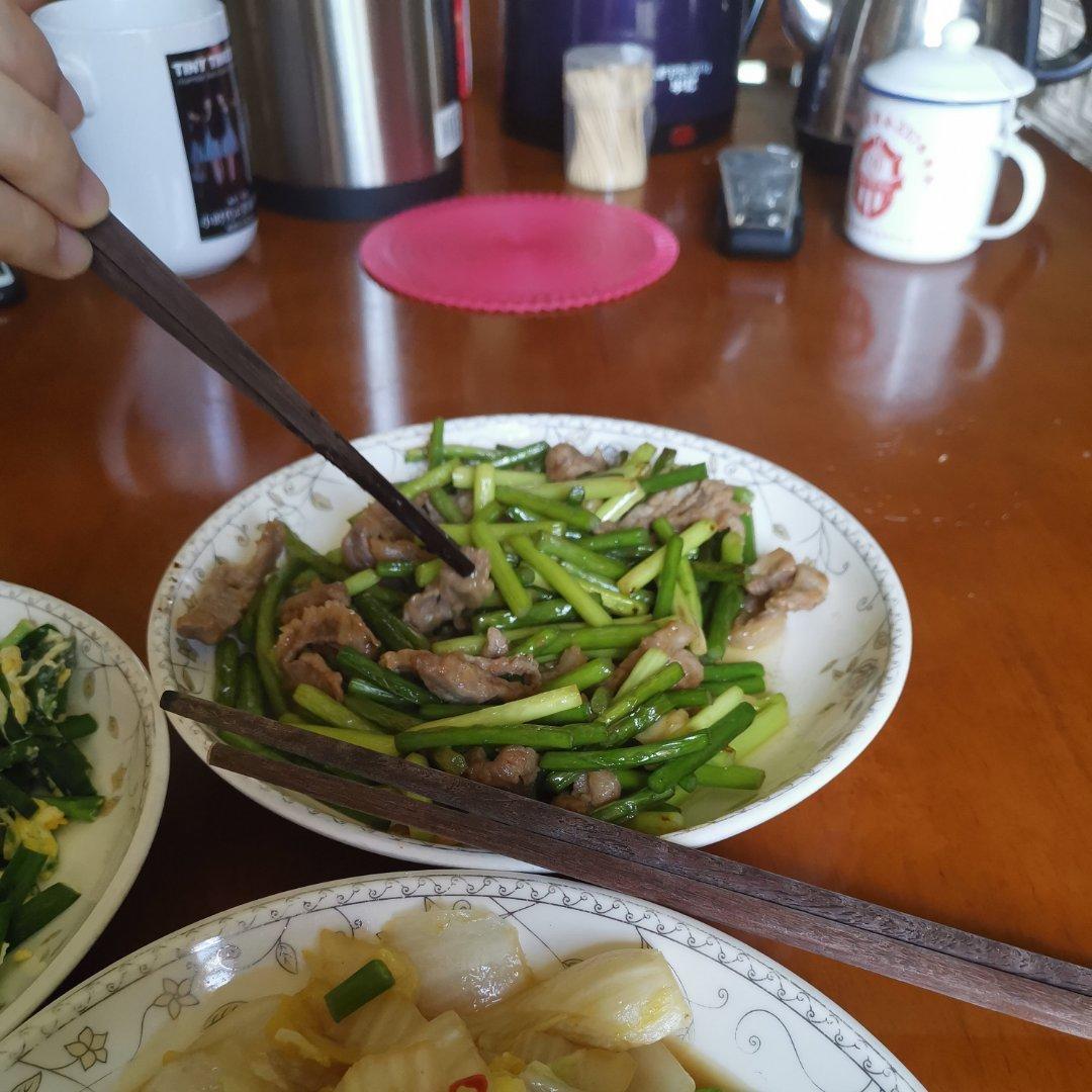 蒜台炒肉