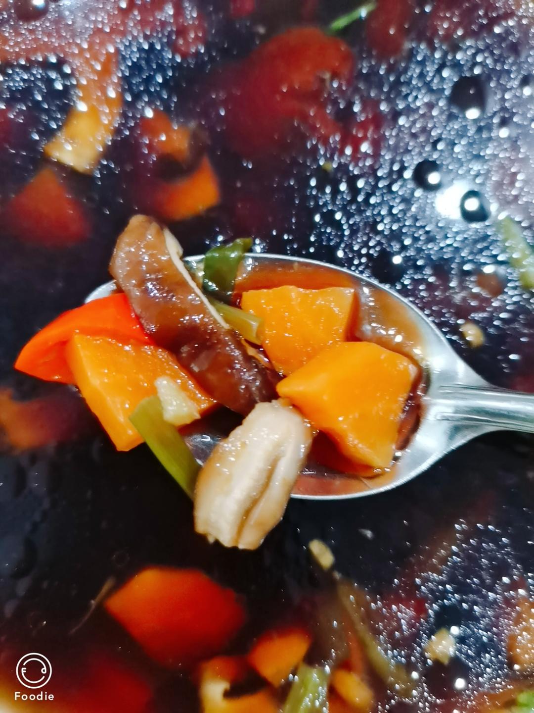 简单他爸给简单开门简单到家的微波炉胡萝卜香菇汤