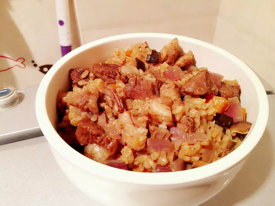 喷香羊肉焖饭