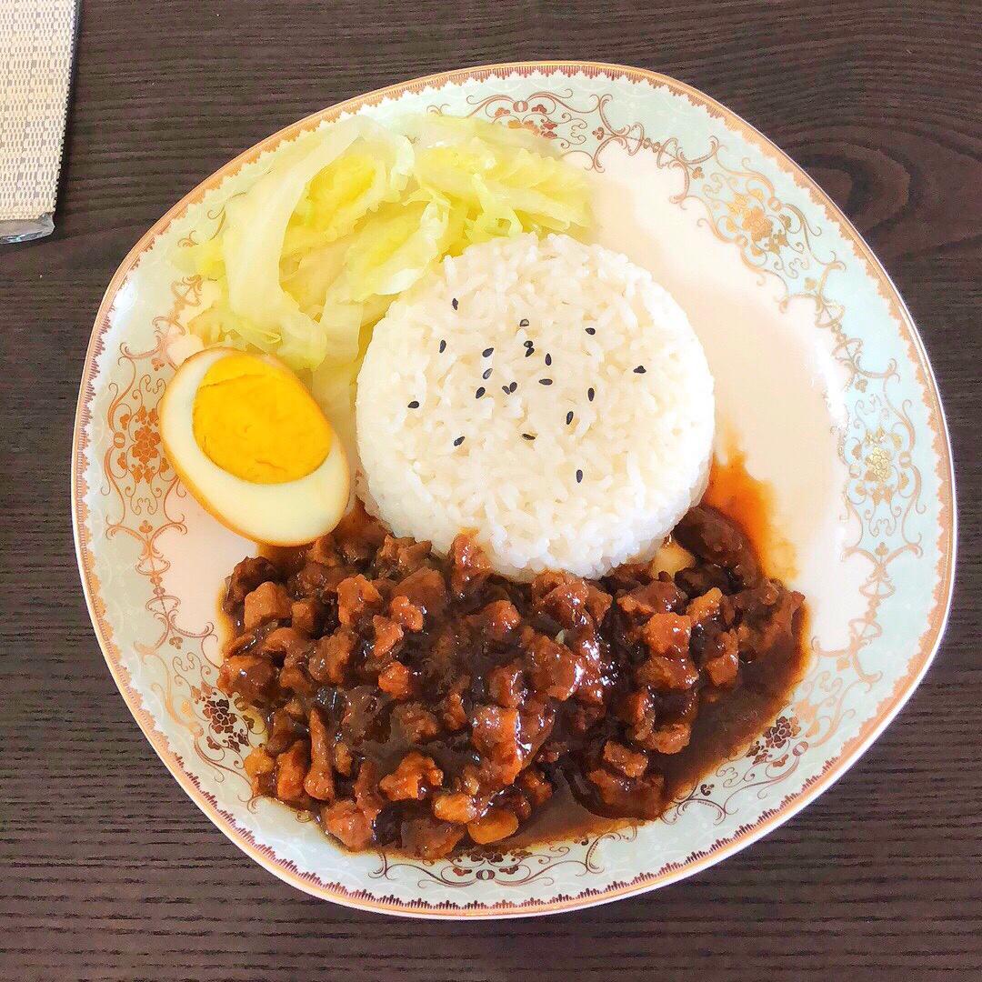 洋葱酥卤肉饭