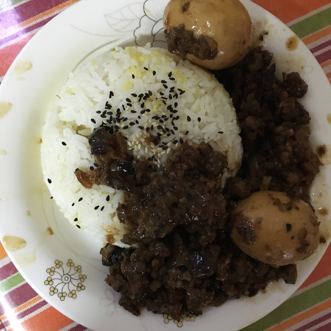 洋葱酥卤肉饭