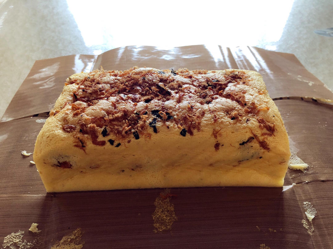 抖臀的咸蛋黄古早蛋糕