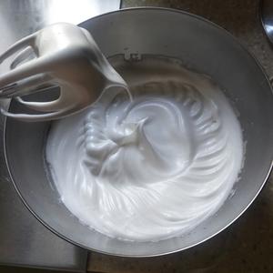 藤蔓花纹饰酸奶芒果卷的做法 步骤10